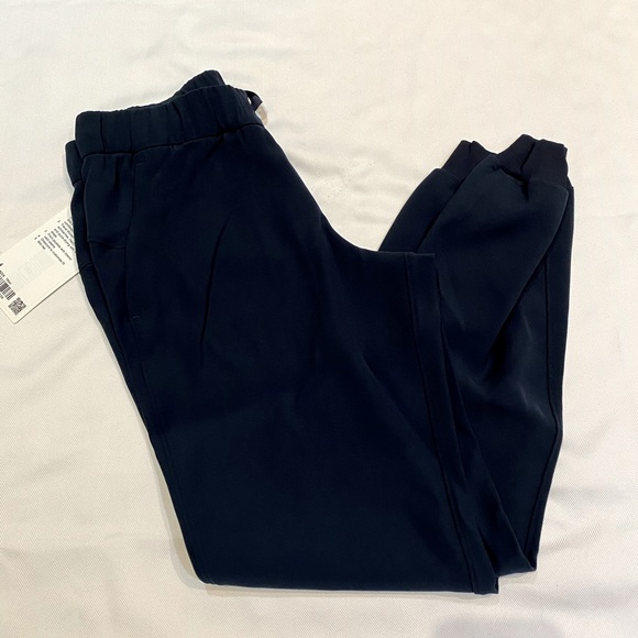 Lululemon on the fly navy woven joggers - Picture 6 of 7